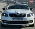 Белый Шкода Октавия, объемом двигателя 1.6 л и пробегом 199 тыс. км за 15999 $, фото 1 на Automoto.ua