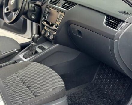 Белый Шкода Октавия, объемом двигателя 2 л и пробегом 240 тыс. км за 12000 $, фото 8 на Automoto.ua