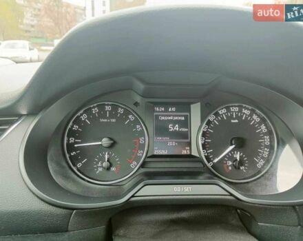 Белый Шкода Октавия, объемом двигателя 1.6 л и пробегом 255 тыс. км за 11871 $, фото 7 на Automoto.ua