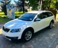 Белый Шкода Октавия, объемом двигателя 2 л и пробегом 220 тыс. км за 15999 $, фото 5 на Automoto.ua