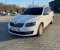 Белый Шкода Октавия, объемом двигателя 2 л и пробегом 235 тыс. км за 15500 $, фото 1 на Automoto.ua