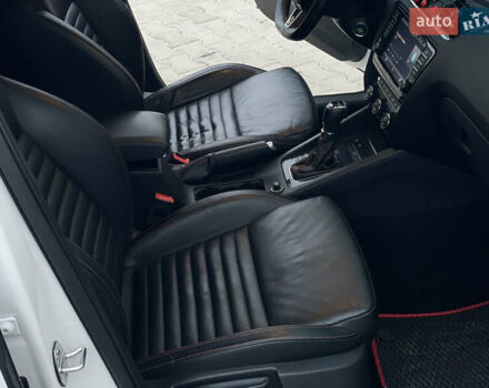 Белый Шкода Октавия, объемом двигателя 2 л и пробегом 269 тыс. км за 14999 $, фото 50 на Automoto.ua