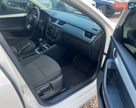 Білий Шкода Октавія, об'ємом двигуна 1.6 л та пробігом 182 тис. км за 10500 $, фото 27 на Automoto.ua