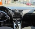 Белый Шкода Октавия, объемом двигателя 1.6 л и пробегом 265 тыс. км за 9800 $, фото 6 на Automoto.ua