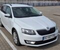 Белый Шкода Октавия, объемом двигателя 1.6 л и пробегом 254 тыс. км за 12000 $, фото 1 на Automoto.ua