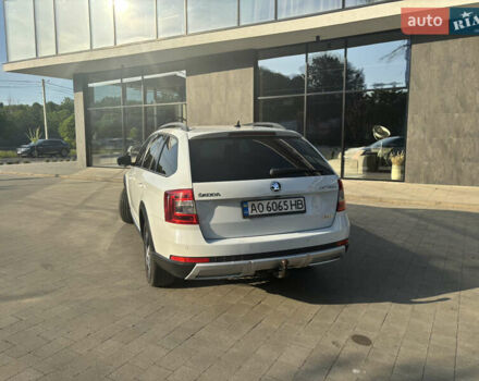 Білий Шкода Октавія, об'ємом двигуна 2 л та пробігом 174 тис. км за 16000 $, фото 4 на Automoto.ua