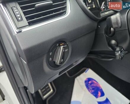 Білий Шкода Октавія, об'ємом двигуна 2 л та пробігом 254 тис. км за 16699 $, фото 39 на Automoto.ua