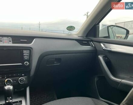 Белый Шкода Октавия, объемом двигателя 1.8 л и пробегом 229 тыс. км за 10990 $, фото 14 на Automoto.ua