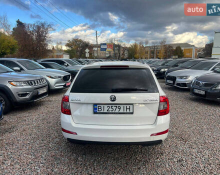 Білий Шкода Октавія, об'ємом двигуна 1.6 л та пробігом 182 тис. км за 10500 $, фото 6 на Automoto.ua