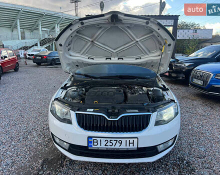 Білий Шкода Октавія, об'ємом двигуна 1.6 л та пробігом 182 тис. км за 10500 $, фото 10 на Automoto.ua