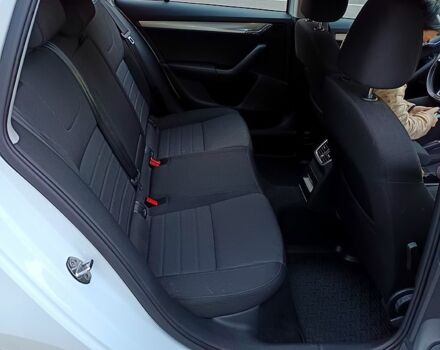 Белый Шкода Октавия, объемом двигателя 2 л и пробегом 233 тыс. км за 13100 $, фото 12 на Automoto.ua