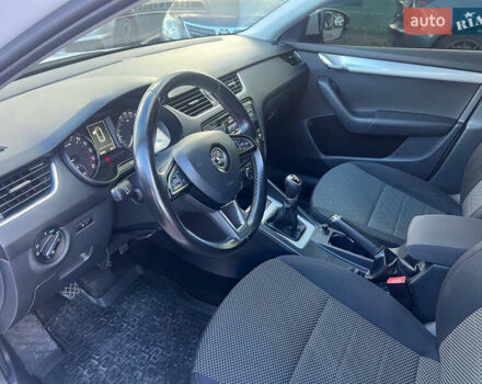 Білий Шкода Октавія, об'ємом двигуна 1.6 л та пробігом 182 тис. км за 10500 $, фото 14 на Automoto.ua
