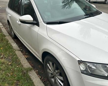Білий Шкода Октавія, об'ємом двигуна 1.6 л та пробігом 180 тис. км за 10500 $, фото 2 на Automoto.ua