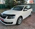 Белый Шкода Октавия, объемом двигателя 2 л и пробегом 229 тыс. км за 12999 $, фото 1 на Automoto.ua