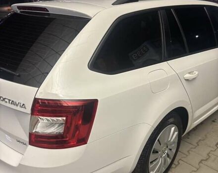 Белый Шкода Октавия, объемом двигателя 2 л и пробегом 205 тыс. км за 14500 $, фото 4 на Automoto.ua
