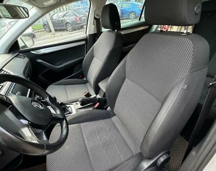 Білий Шкода Октавія, об'ємом двигуна 1.6 л та пробігом 180 тис. км за 10500 $, фото 18 на Automoto.ua