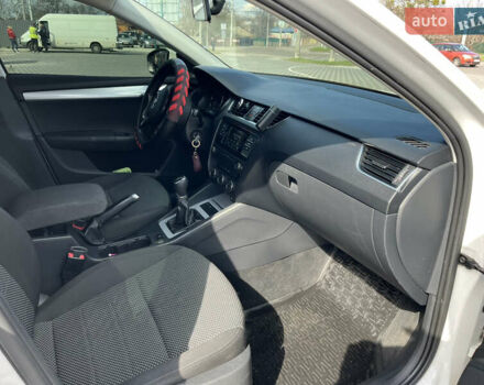 Белый Шкода Октавия, объемом двигателя 1.6 л и пробегом 180 тыс. км за 10400 $, фото 19 на Automoto.ua