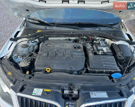 Білий Шкода Октавія, об'ємом двигуна 1.6 л та пробігом 182 тис. км за 10500 $, фото 11 на Automoto.ua