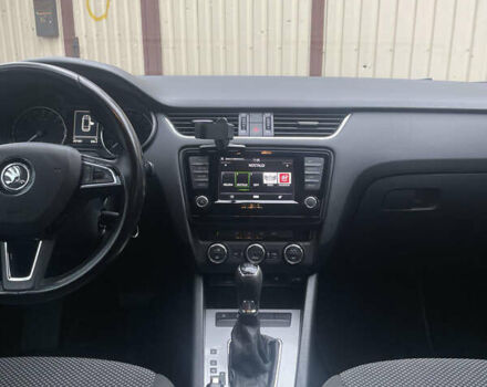 Белый Шкода Октавия, объемом двигателя 2 л и пробегом 290 тыс. км за 11700 $, фото 9 на Automoto.ua