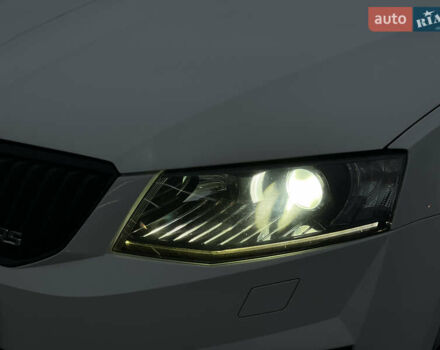 Белый Шкода Октавия, объемом двигателя 2 л и пробегом 269 тыс. км за 14999 $, фото 28 на Automoto.ua