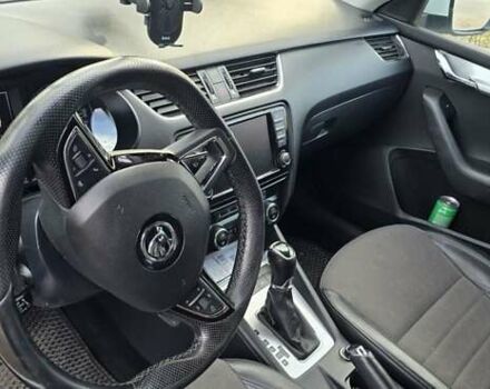 Білий Шкода Октавія, об'ємом двигуна 1.6 л та пробігом 255 тис. км за 12800 $, фото 5 на Automoto.ua