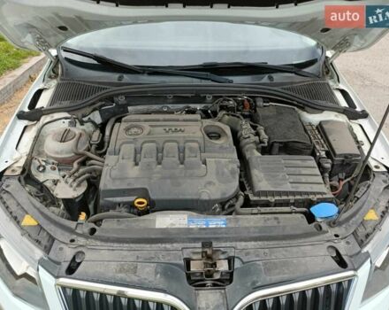 Белый Шкода Октавия, объемом двигателя 1.6 л и пробегом 255 тыс. км за 11871 $, фото 6 на Automoto.ua