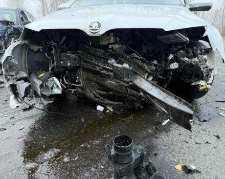 Білий Шкода Октавія, об'ємом двигуна 1.6 л та пробігом 260 тис. км за 3700 $, фото 4 на Automoto.ua