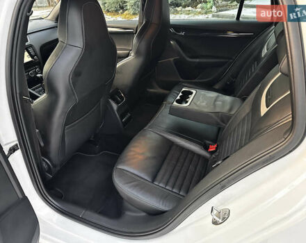 Білий Шкода Октавія, об'ємом двигуна 2 л та пробігом 255 тис. км за 13900 $, фото 25 на Automoto.ua