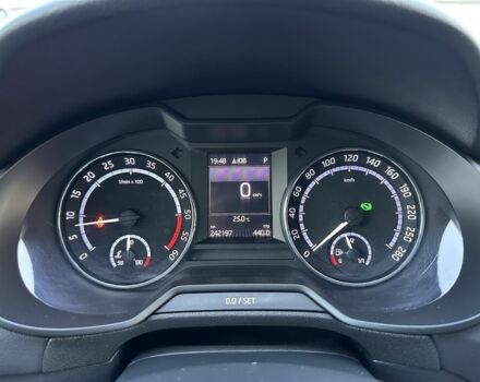 Белый Шкода Октавия, объемом двигателя 2 л и пробегом 242 тыс. км за 16999 $, фото 7 на Automoto.ua