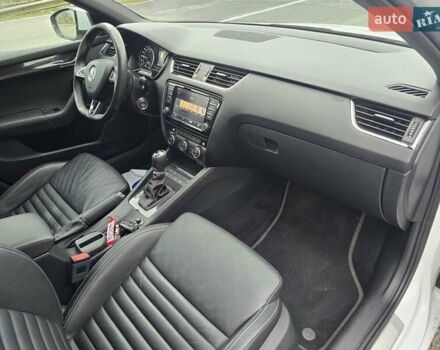 Білий Шкода Октавія, об'ємом двигуна 2 л та пробігом 254 тис. км за 16699 $, фото 56 на Automoto.ua