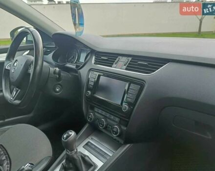 Белый Шкода Октавия, объемом двигателя 1.6 л и пробегом 255 тыс. км за 11871 $, фото 4 на Automoto.ua