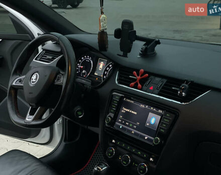 Белый Шкода Октавия, объемом двигателя 2 л и пробегом 269 тыс. км за 14999 $, фото 47 на Automoto.ua