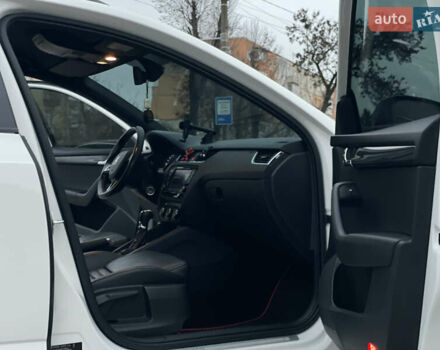 Белый Шкода Октавия, объемом двигателя 2 л и пробегом 269 тыс. км за 14999 $, фото 51 на Automoto.ua