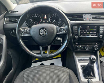 Белый Шкода Октавия, объемом двигателя 1.6 л и пробегом 232 тыс. км за 11300 $, фото 14 на Automoto.ua