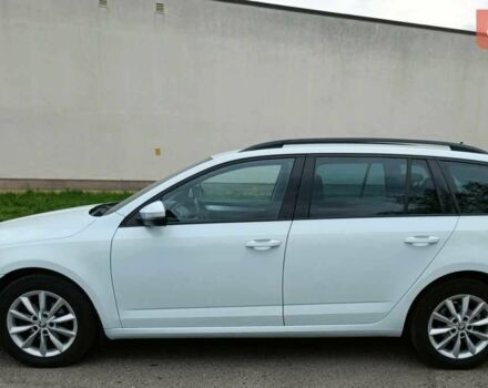 Белый Шкода Октавия, объемом двигателя 1.6 л и пробегом 255 тыс. км за 11871 $, фото 1 на Automoto.ua