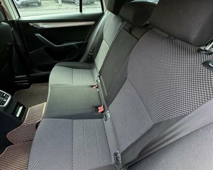 Білий Шкода Октавія, об'ємом двигуна 1.6 л та пробігом 180 тис. км за 10500 $, фото 19 на Automoto.ua