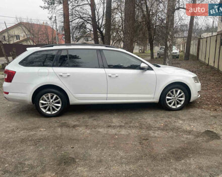 Белый Шкода Октавия, объемом двигателя 2 л и пробегом 290 тыс. км за 11700 $, фото 2 на Automoto.ua