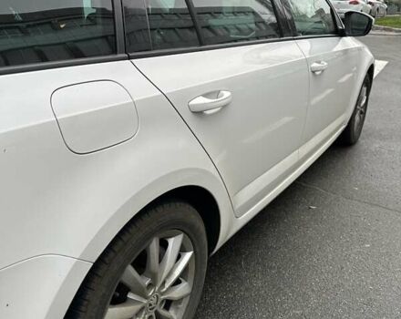 Білий Шкода Октавія, об'ємом двигуна 1.6 л та пробігом 180 тис. км за 10500 $, фото 11 на Automoto.ua
