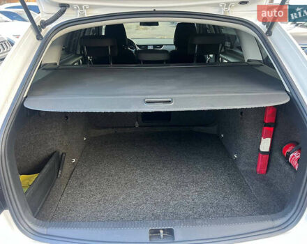 Білий Шкода Октавія, об'ємом двигуна 1.6 л та пробігом 182 тис. км за 10500 $, фото 22 на Automoto.ua