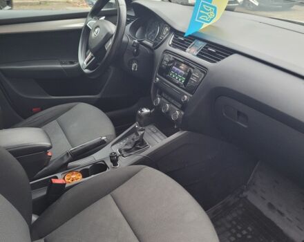 Белый Шкода Октавия, объемом двигателя 1.6 л и пробегом 227 тыс. км за 10500 $, фото 4 на Automoto.ua