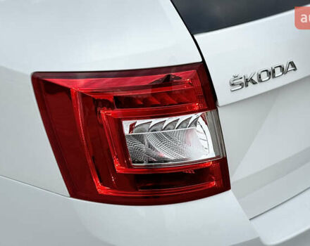 Белый Шкода Октавия, объемом двигателя 1.6 л и пробегом 231 тыс. км за 11850 $, фото 16 на Automoto.ua