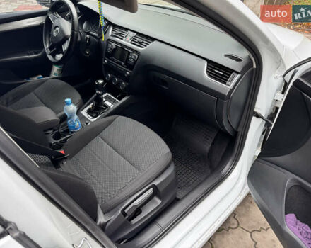 Белый Шкода Октавия, объемом двигателя 1.97 л и пробегом 328 тыс. км за 12300 $, фото 18 на Automoto.ua