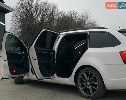 Белый Шкода Октавия, объемом двигателя 2 л и пробегом 269 тыс. км за 14999 $, фото 73 на Automoto.ua