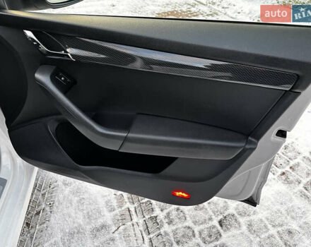 Білий Шкода Октавія, об'ємом двигуна 2 л та пробігом 255 тис. км за 13900 $, фото 33 на Automoto.ua