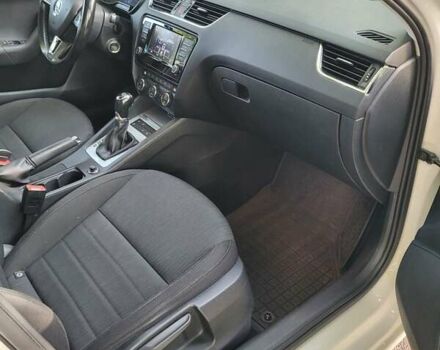 Білий Шкода Октавія, об'ємом двигуна 1.6 л та пробігом 243 тис. км за 12999 $, фото 18 на Automoto.ua