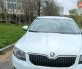 Белый Шкода Октавия, объемом двигателя 1.6 л и пробегом 255 тыс. км за 12000 $, фото 3 на Automoto.ua