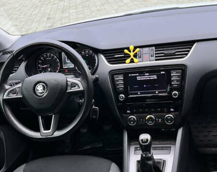 Шкода Октавия 2016 в Дубно на Automoto.ua Белый Шкода Октавия, объемом двигателя 1.6 л и пробегом 196 тыс. км за 13500 $, фото 16 на Automoto.ua