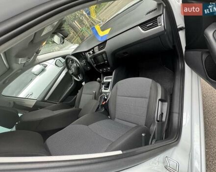 Белый Шкода Октавия, объемом двигателя 1.6 л и пробегом 221 тыс. км за 12000 $, фото 2 на Automoto.ua