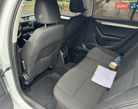 Белый Шкода Октавия, объемом двигателя 1.97 л и пробегом 328 тыс. км за 12300 $, фото 28 на Automoto.ua