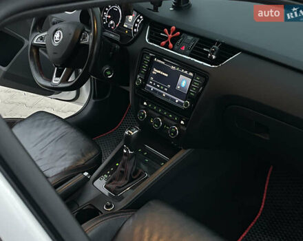 Белый Шкода Октавия, объемом двигателя 2 л и пробегом 269 тыс. км за 14999 $, фото 52 на Automoto.ua